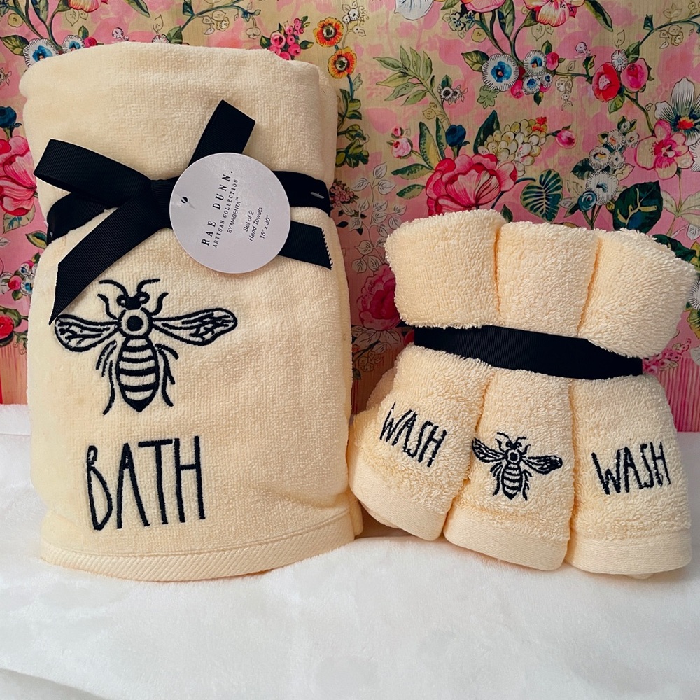 Rae Dunn Queen Bee hand towels & washcloths